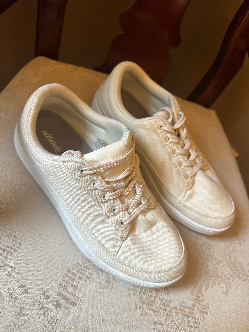 Allbirds Canvas Pacers in off-white canvas, lightweight, EUC